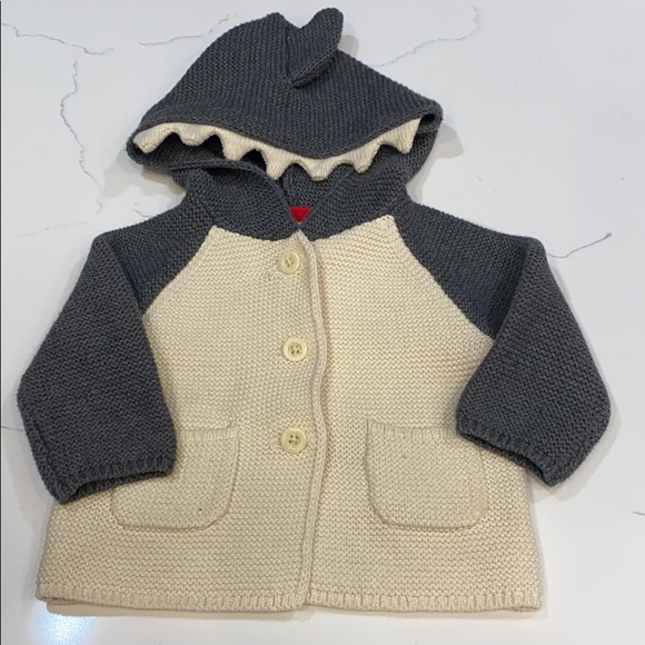 gap shark sweater